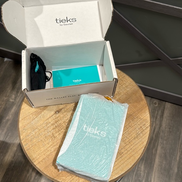 Tieks ballet flat metallic bronze size 9 - Picture 2 of 14